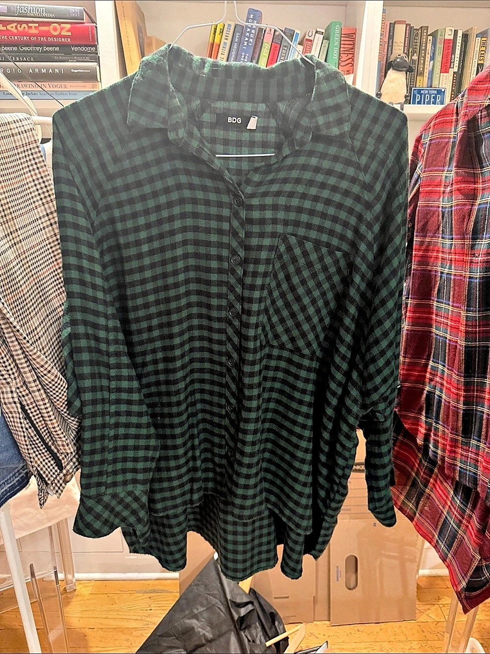 BDG Plaid Button Down in Green & Black Size Small